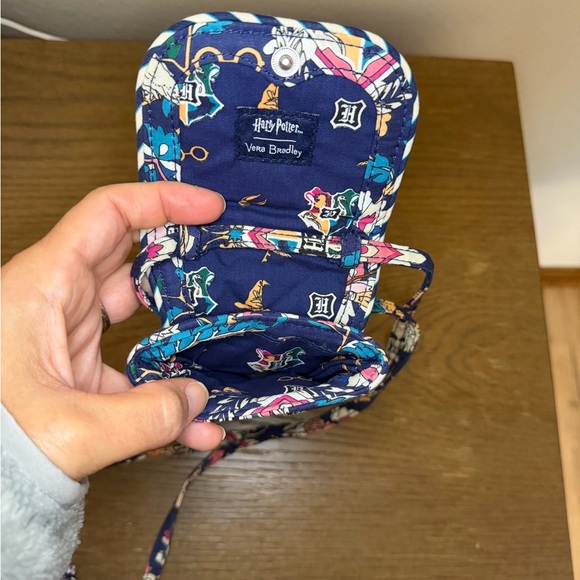 VERA BRADLEY Harry Potter Home to Hogwarts Carson Cell Phone Crossbody Bag Case - Picture 5 of 9